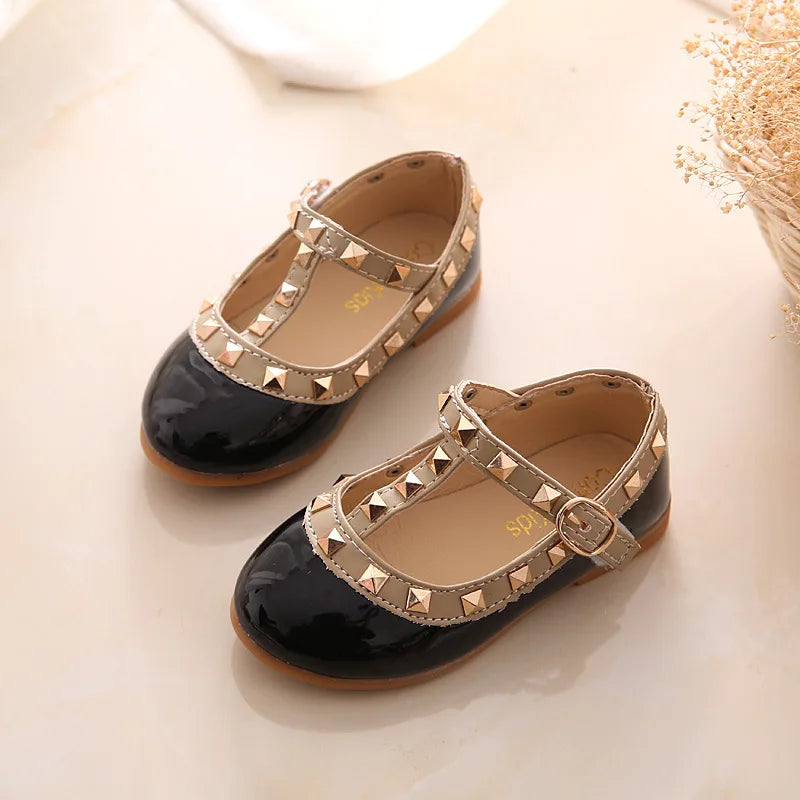 Mila Rockstud Flats